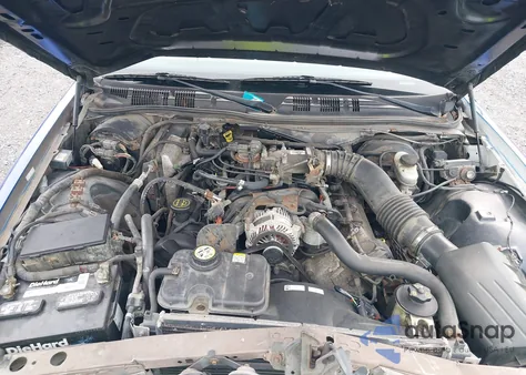 2004 Ford Crown Victoria Police z USA, uszkodzony, nr VIN 2FAHP71W54X138088